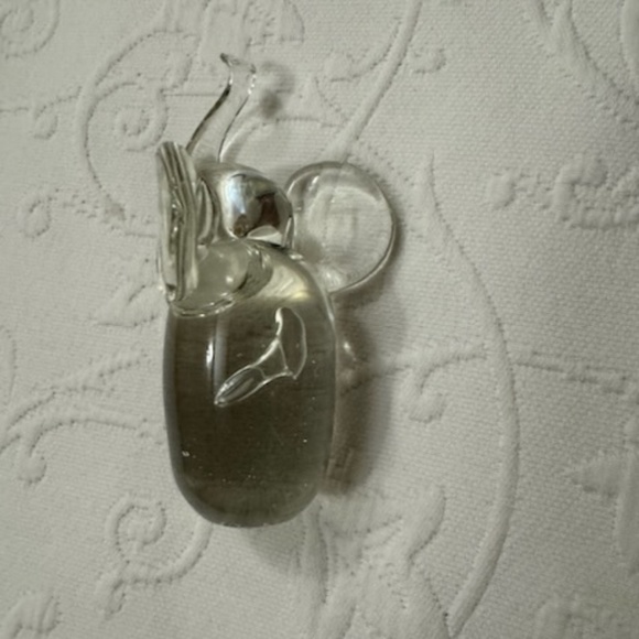 Elephant Clear paperweight  with round ears , small - Picture 3 of 7